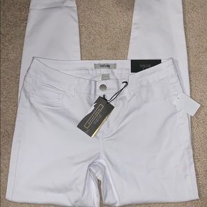 Skintight white leggings